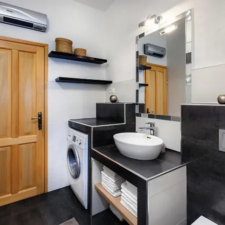 House With A Parking Space - 22315 Semesterbostad Split