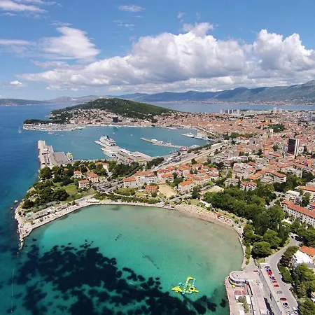 House With A Parking Space - 22315 * Split