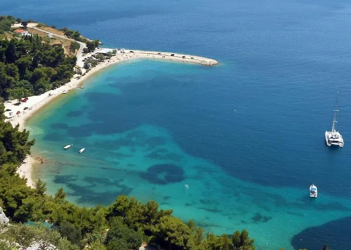 House With A Parking Space - 22315 *