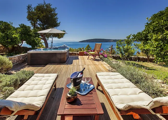 House With A Parking Space - 22315 スプリト